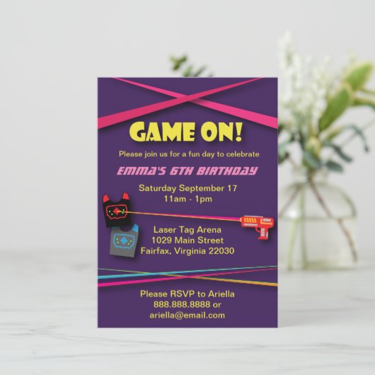 Verjaardagsfeest van het Label van het meisje Kaart (Staand voorkant)