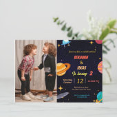 verjaardagsfeestje bij Whimsical Space twint Kaart (Staand voorkant)