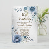 Verjaardagsfeestje Dusty Blue Waterverf Flower Sil Kaart (Staand voorkant)