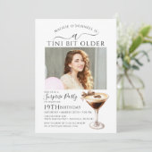 VERJAARDAGSFEESTJE Een Tini beetje ouder Martini 1 Kaart (Staand voorkant)