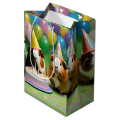 Verjaardagsfeestje met feestcavia's, medium cadeauzakje (Achterkant Gekanteld)