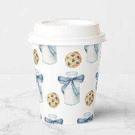 Verjaardagsfeestje met koekjes en melk papieren bekers