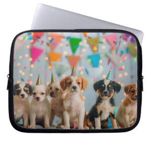 Verjaardagsfeestje ontwerp met schattige puppy's laptop sleeve
