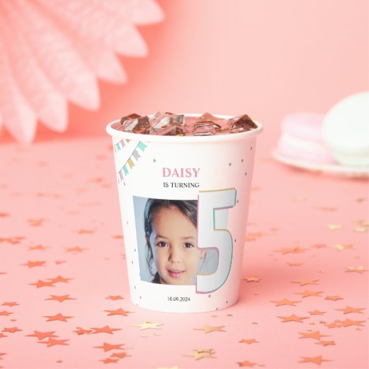 Verjaardagsfeestje - papieren bekers | Aangepast j (Insitu)