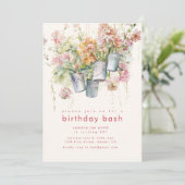Verjaardagsfeestje uitnodigen met lentebloemen kaart (Staand voorkant)
