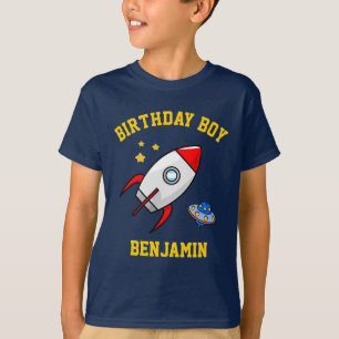 Verjaardagsfeestje voor jongens met een raket in d t-shirt
