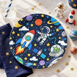 Verjaardagsfeestje voor kinderen met astronaut en  papieren bordje