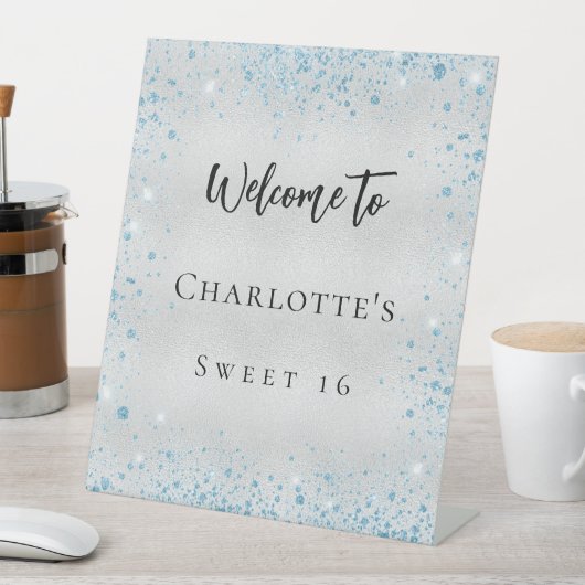 Verjaardagsfeestje zilveren blauwe glitter welkom reclamebord met voetstuk (Insitu)