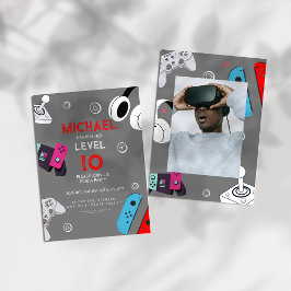 Verjaardagsfoto met 'level up 10' video game thema kaart
