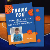 Verjaardagsfoto van schattige basketbal kinderen bedankkaart
