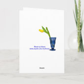 verjaardagsgele tulp in blauw glas kaart (Achterkant)
