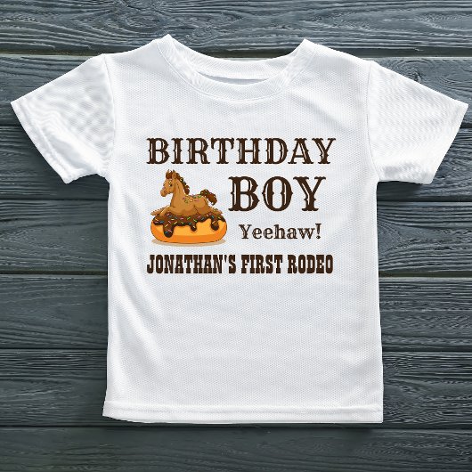 Verjaardagsjongen Baby Paard op een Donut T-shirt
