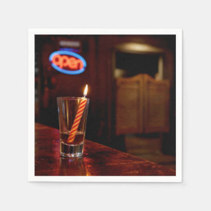 Verjaardagskaars in een Saloon Shotglas  Servet