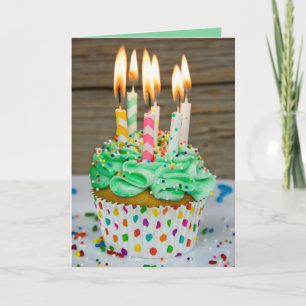 Verjaardagskaarsen op cupcake kaart