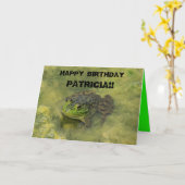 Verjaardagskaart met Bull Frog in mos Kaart (Gele Bloem)