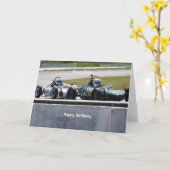 Verjaardagskaart met raceauto's in vintage stijl kaart (Gele Bloem)