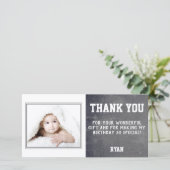 Verjaardagskaart met schoolbordontwerp bedankt fot (Staand voorkant)