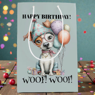 Verjaardagskaart met speelse hond in waterverf medium cadeauzakje