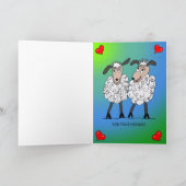 Verjaardagskaart van een grappig schapenpaar kaart (Binnen)