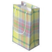 Verjaardagskat op plaid met persoonlijke naam klein cadeauzakje (Achterkant Gekanteld)