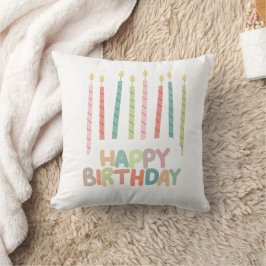 Verjaardagskussen met kaarsen kussen