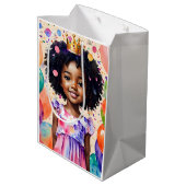 Verjaardagsmeisje met bruine huid prinses kunst medium cadeauzakje (Achterkant Gekanteld)