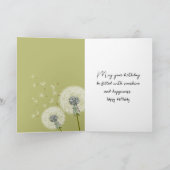 Verjaardagsmeisje met handvol onkruid kaart (Binnen)