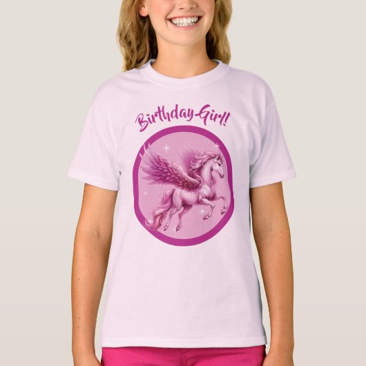 Verjaardagsmeisje!" Pink Pegasus Fantasy Design T-shirt (Voorkant)