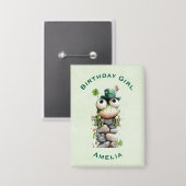 Verjaardagsmeisjeskikker met groene hoed Schattig Button (Voorkant / Achterkant)