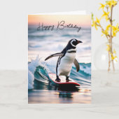 Verjaardagspinguïn op een surfplank kaart (Gele Bloem)