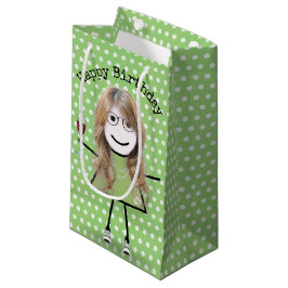 Verjaardagsstickermeisje met wijnglas klein cadeauzakje