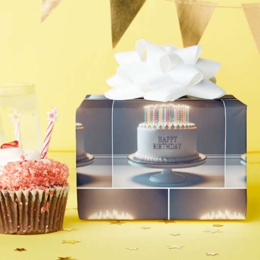 Verjaardagstaart met veel kaarsen cadeaupapier (Verjaardagsfeest)