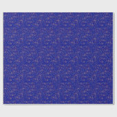 Verjaardagstaart strooit op blauw cadeaupapier (Vlak)