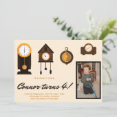 Verjaardagsuitnodiging - Kinder klokken; Hickory D Feestdagenkaart (Staand voorkant)