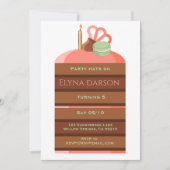 Verjaardagsuitnodiging meisje met cake kaart (Voorkant)