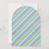 Verjaardagsuitnodiging Paarse Floral Rainbow Kind Kaart (Achterkant)