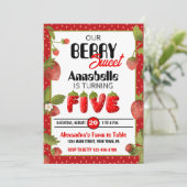 Verjaardagsuitnodiging Strawberry Five Kaart (Staand voorkant)