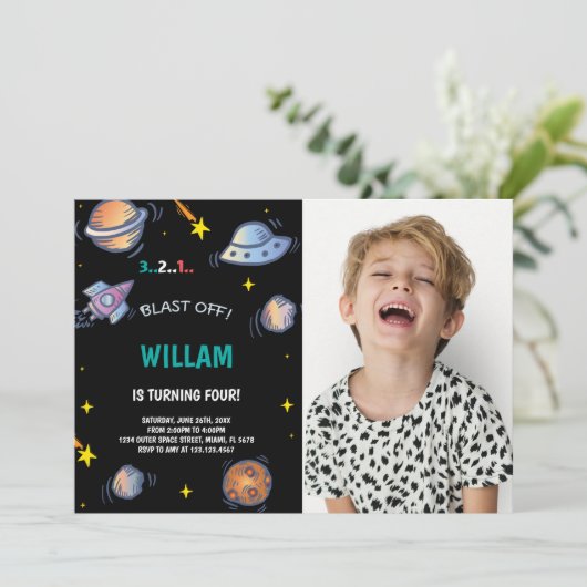 Verjaardagsuitnodiging voor de buitenruimte met fo kaart (Staand voorkant)