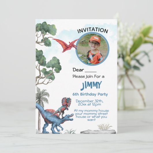 Verjaardagsuitnodiging voor dinosaur jongen kaart (Staand voorkant)