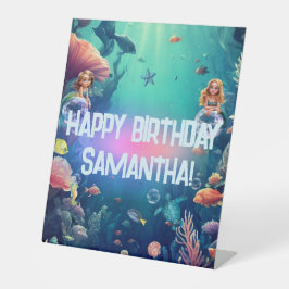 Verjaardagsuitnodiging voor een schattig zeemeermi reclamebord met voetstuk