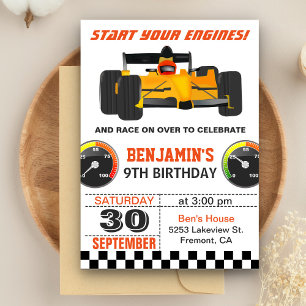 Verjaardagsuitnodiging voor gele raceauto-racing kaart