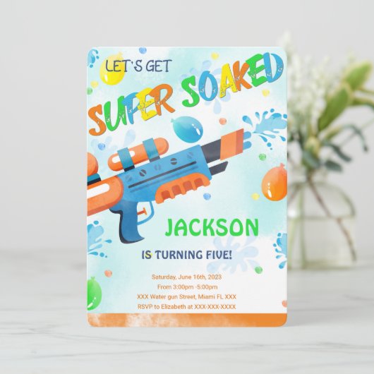 Verjaardagsuitnodigingen voor jongens met waterpis kaart (Staand voorkant)