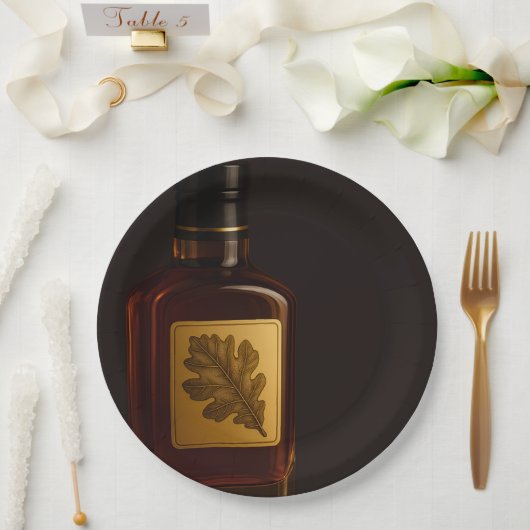 Verjaardagsviering met verouderde whisky ter ere v papieren bordje (Huwelijk)