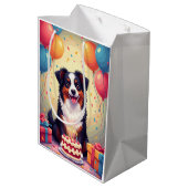 Verjaardagsviering van een Australische Shepherd Medium Cadeauzakje (Achterkant Gekanteld)