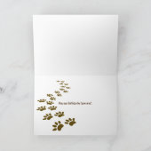 Verjaardenkaarsen in een hond kaart (Binnen)