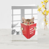 Verjaardkat met bril en rood boek kaart (Gele Bloem)