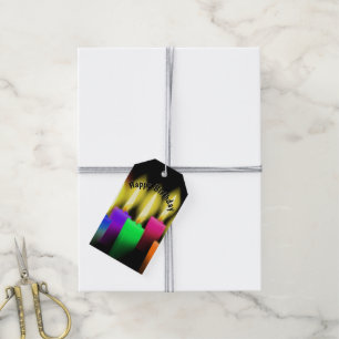 Verjaarskaarsen op zwart cadeaulabel