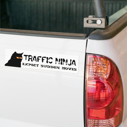 Verkeer Ninja Cat verwacht plotselinge bewegingen Bumpersticker (Op Truck)