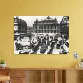 Verkeer voor het Opera House van Parijs Canvas Afdruk (Insitu (Woonkamer))