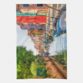Verken de levendige charme van Burano Theedoek (Verticaal)